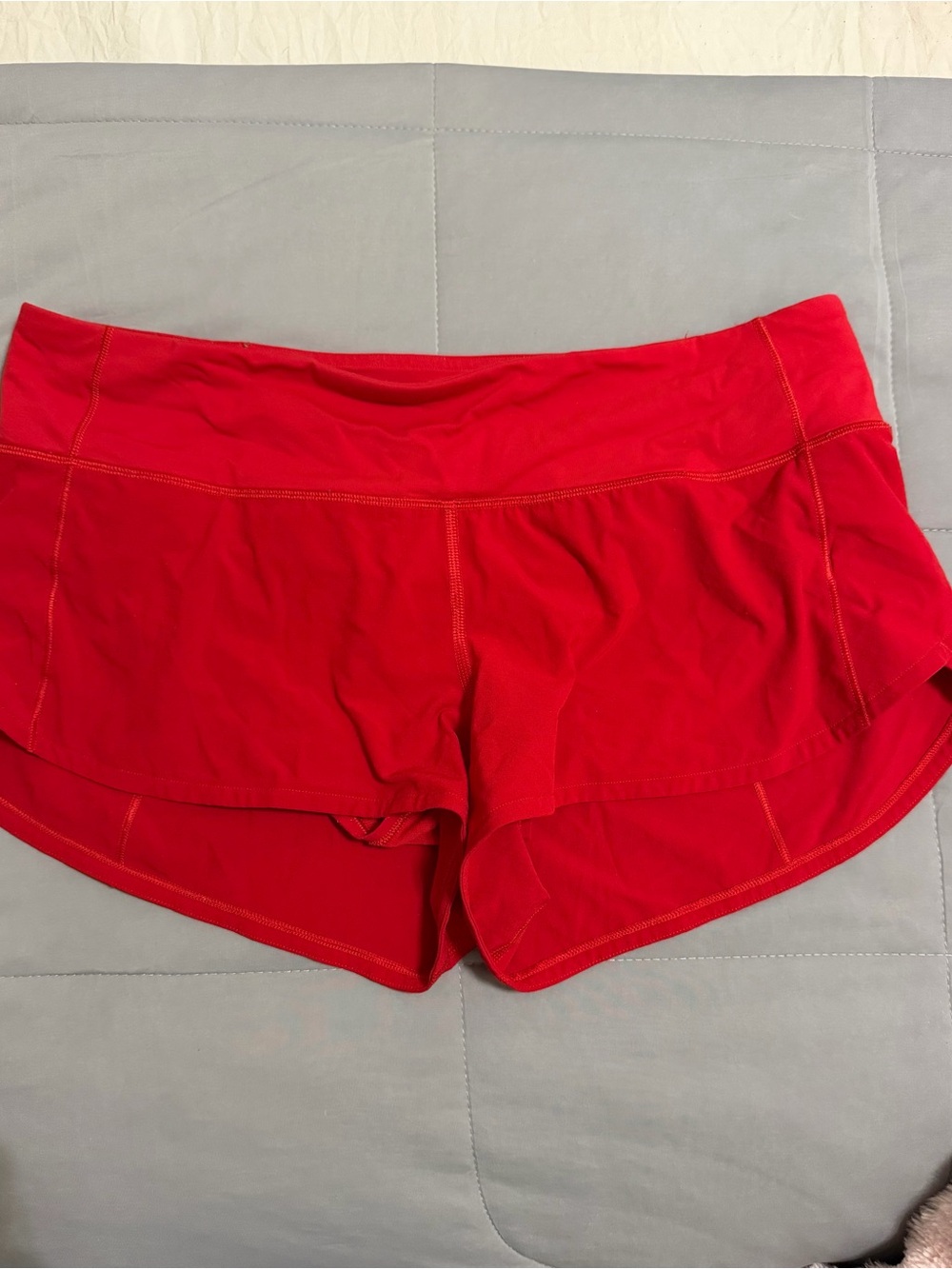 lululemon athletica Red Speed Ups LR 2.5